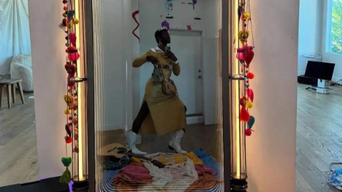 Detienen a Lil Nas X en Los Ángeles mientras caminaba casi desnudo por la calle