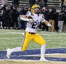 Avon football’s regular-season win streak snapped at 28 games in Florida