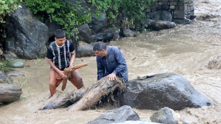 Las lluvias torrenciales dejan cientos de muertos y desaparecidos en Pakistán y la India