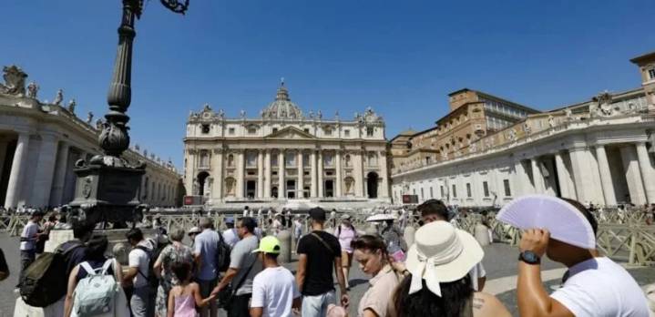 Italia mantiene la alerta roja por calor extremo en 16 ciudades