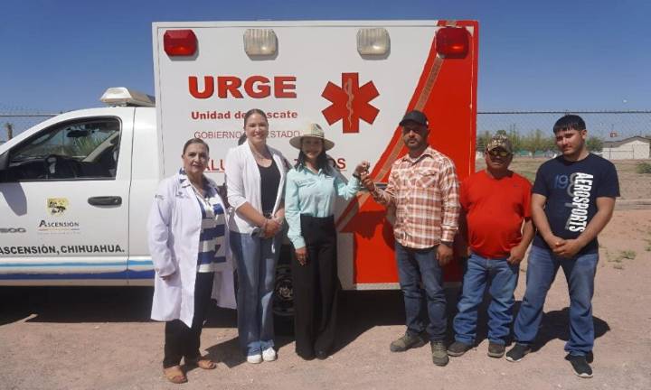 Impulsan servicios de emergencia con nueva ambulancia en el Distrito 01