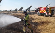 Controlado un incendio en un campo de placas solares en Caravaca de la Cruz