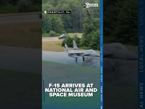 F-15 fighter jet arrives at the Smithsonian Air and Space Museum