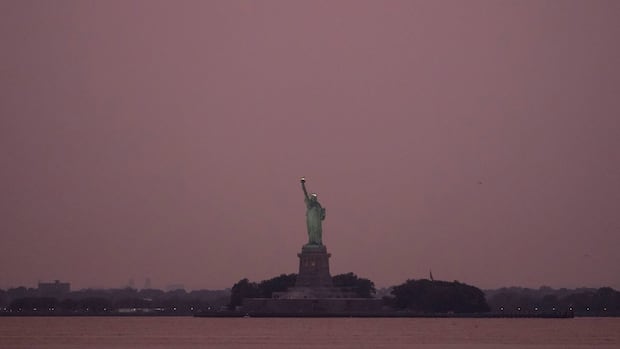 IN PHOTOS | Western wildfire smoke blanketing Canadian, U.S. cities