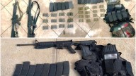 Detienen en Chihuahua a dos hombres con arsenal y equipo táctico; confiscaron más de 196 mil cartuchos