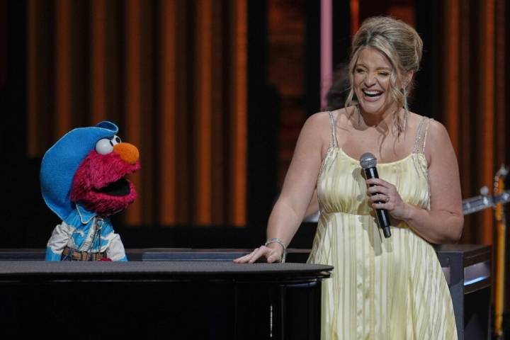 ‘Sesame Street’ stars Elmo and Abby Cadabby sing and host in their Grand Ole Opry debut