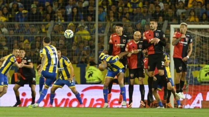 El reclamo que no fue: por qué podría haberse anulado el gol de Di María en el clásico