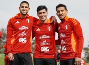 Selección peruana entrenó en Montevideo con la presencia de Carlos Zambrano