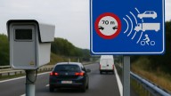 La DGT implanta nuevos radares que vigilan la distancia mínima entre coches: 200 euros y 4 puntos si no lo respetas