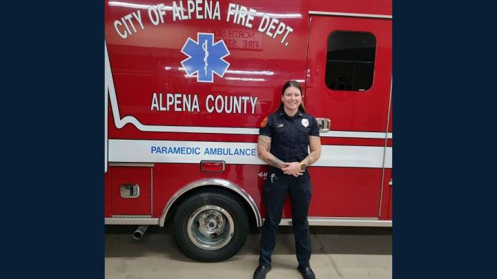 Alpena Firefighter/Paramedic Abby Smith among few women in Michigan ranch bronc circuit