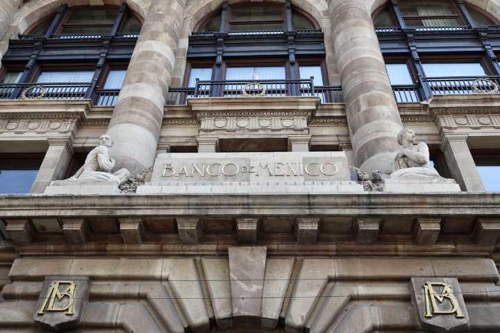 Banxico subió pronóstico de crecimiento a 0.6% este año