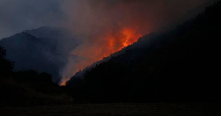 La conocida Ruta del Cares, en Picos de Europa, bajo amenaza al reactivarse el incendio de Caín de Valdeón