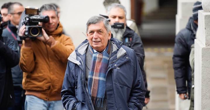 Otra vez Carmona: críticas de timonel PC a Marcel enardecen ánimos de La Moneda y en comando de Jara