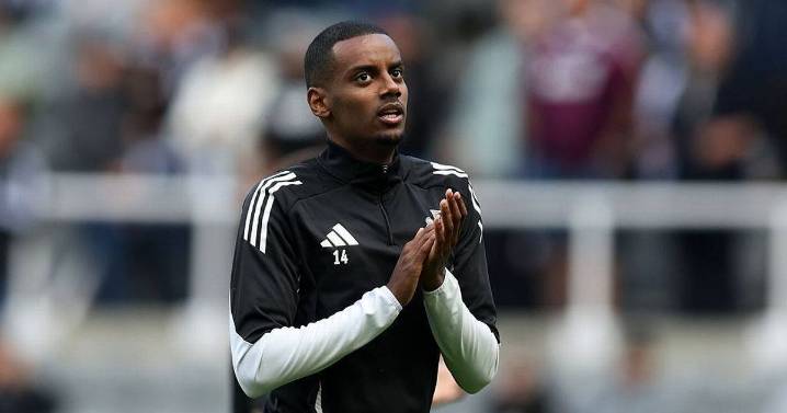 Alexander Isak's Liverpool transfer takes latest twist after £55m Newcastle bombshell