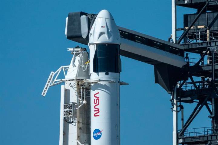 La NASA planea construir una base nuclear en la Luna como parte de su "carrera" con China