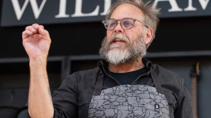 Alton Brown Claims This Is The Best Oyster Bar In America