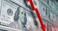 Adiós al dólar: más de 90 países abandonan la moneda y ya no será la más fuerte del mundo
