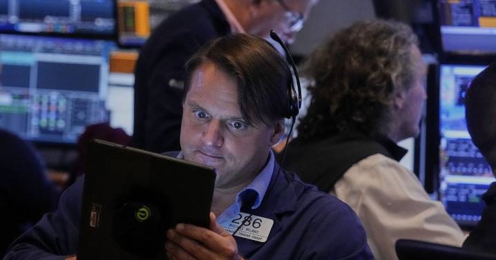 TSX finishes higher, U.S. markets mixed