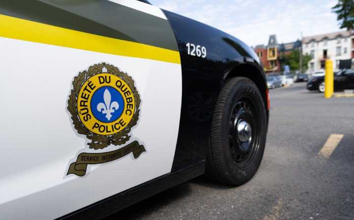 Speeding, pursuit, and possession of firearms: 3 young people arrested by the SQ