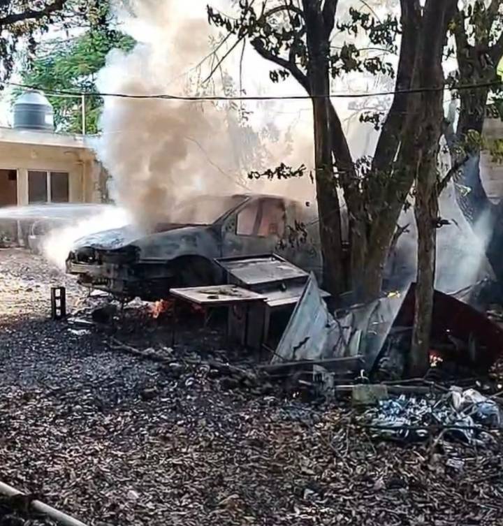 Voraz incendio arrasa con taller en Tizimín
