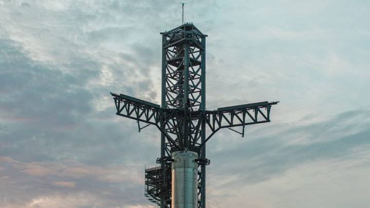 SpaceX's Next Big Trick: Catch the Starship Upper Stage With 'Chopsticks'
