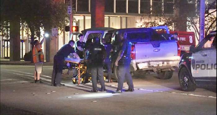 HPD: Man shot at bar in East Houston, discovered during crash investigation in downtown Houston