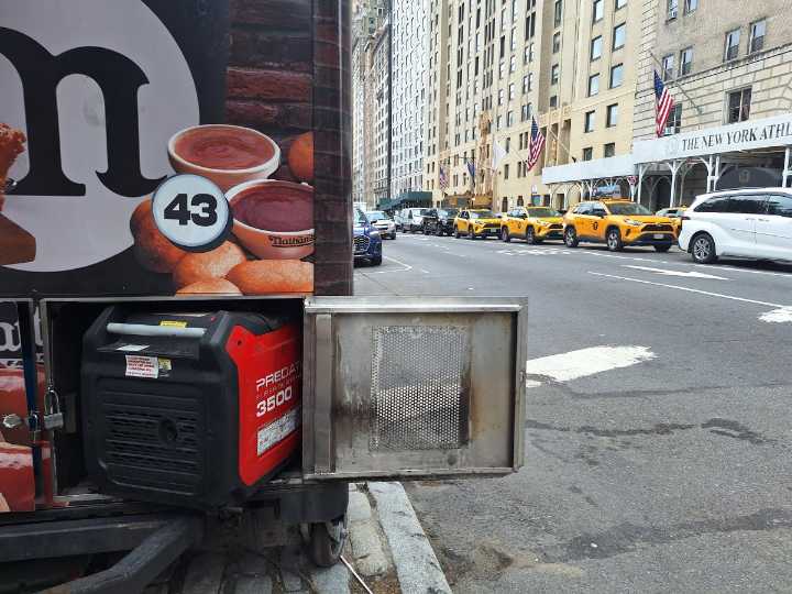 NYC estudia cómo ayudar a los vendedores ambulantes de comida a electrificar sus puestos con energía limpia