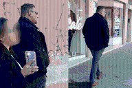 Un policía acusado de violencia de género fue a tomar un café y perdió el beneficio de la prisión domiciliaria