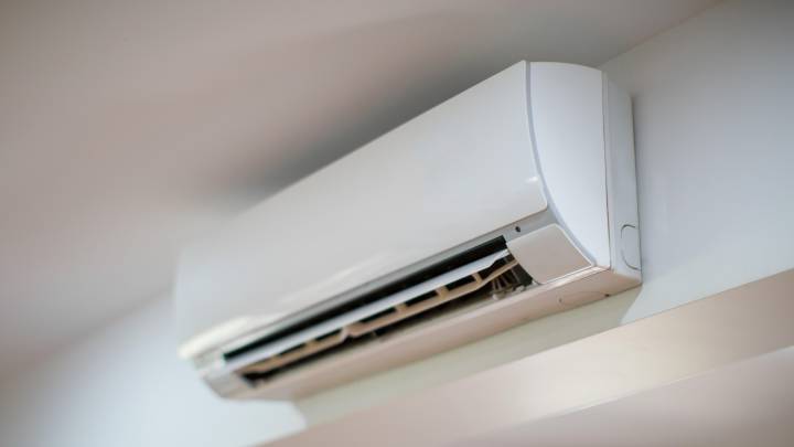 La temperatura exacta para dormir con aire acondicionado y pagar menos