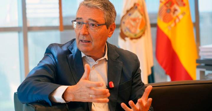 Salado: "No creo que haya una Diputación en la historia más solidaria y colaborativa con alcaldes que ésta"