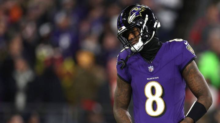 Lamar Jackson withdraws challenge of Aikman's No. 8 trademarks