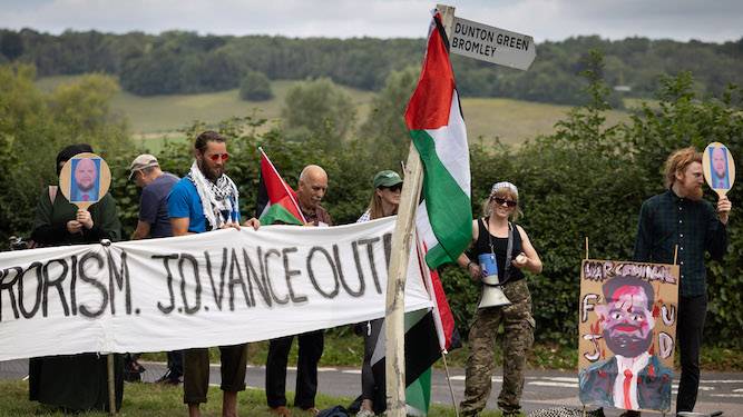 Drink a cup of tea that's been pissed in: Things to do in the Cotswolds if you're JD Vance