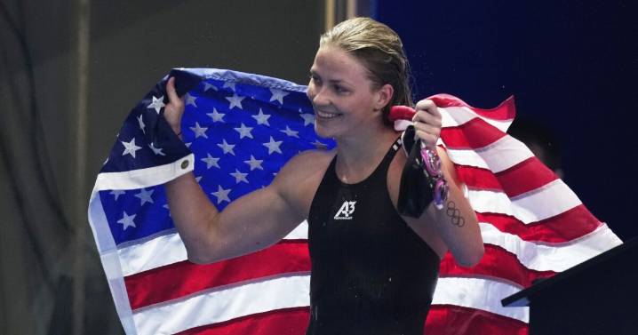 Missoula's Katharine Berkoff captures gold at World Aquatics Championships