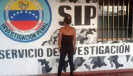 En vídeo: mujer presuntamente ataba a su hijo cada vez que salía