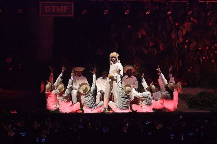 Bad Bunny impulsa el ‘hookup culture’ digital – NotiCel 