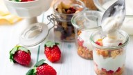 Mejor momento para consumir yogur y potenciar sus beneficios en digestión, huesos y control del peso