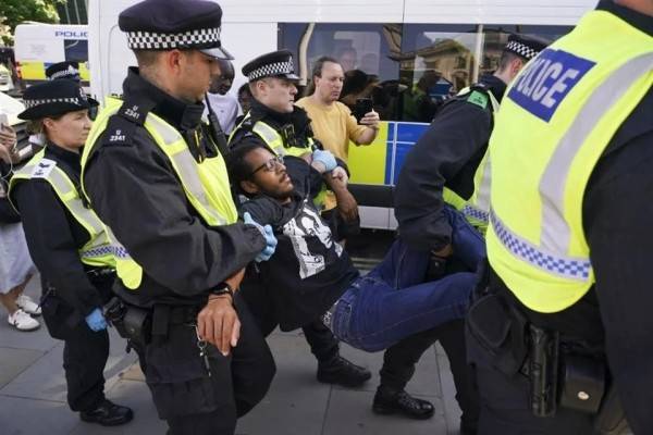 Arrestan a 365 personas en protesta por Palestina en Londres
