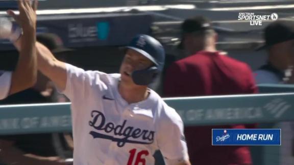 Smith's pinch-hit homer in 9th inning gives Dodgers a 5