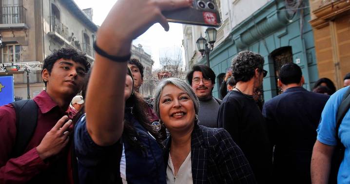 De Calisto al “Pollo” Valdivia: los candidatos del oficialismo (y la DC) que no se quieren tomar fotos con Jeannette Jara