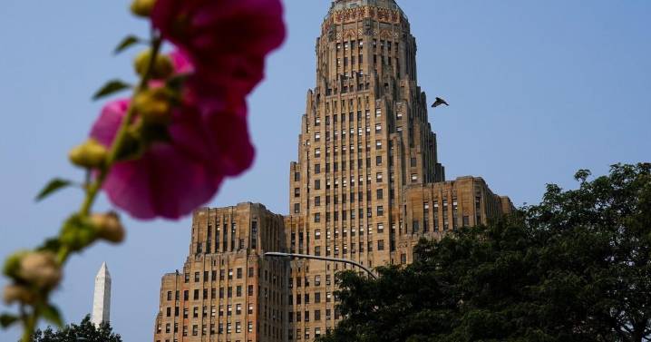 Buffalo cop tied to 'dark web' case getting full pay 2 years after FBI arrest, suspension