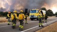 Jornadas maratonianas, falta de descanso y precariedad: bomberos forestales denuncian condiciones "abusivas"
