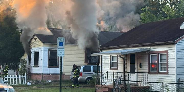 Crews respond to house fire on E. Franklin St.