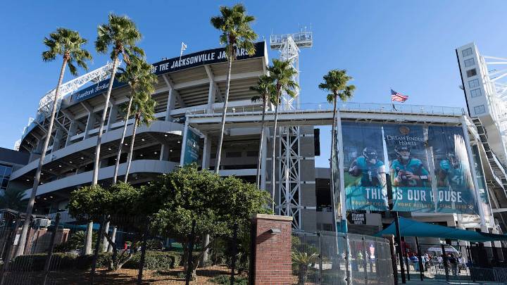 Steelers at Jaguars: How to watch/listen to the game