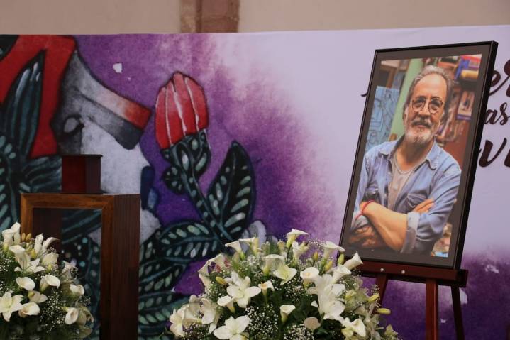 Destacan la aportación artística y el compromiso cultural del artista plástico José Esteban Martínez