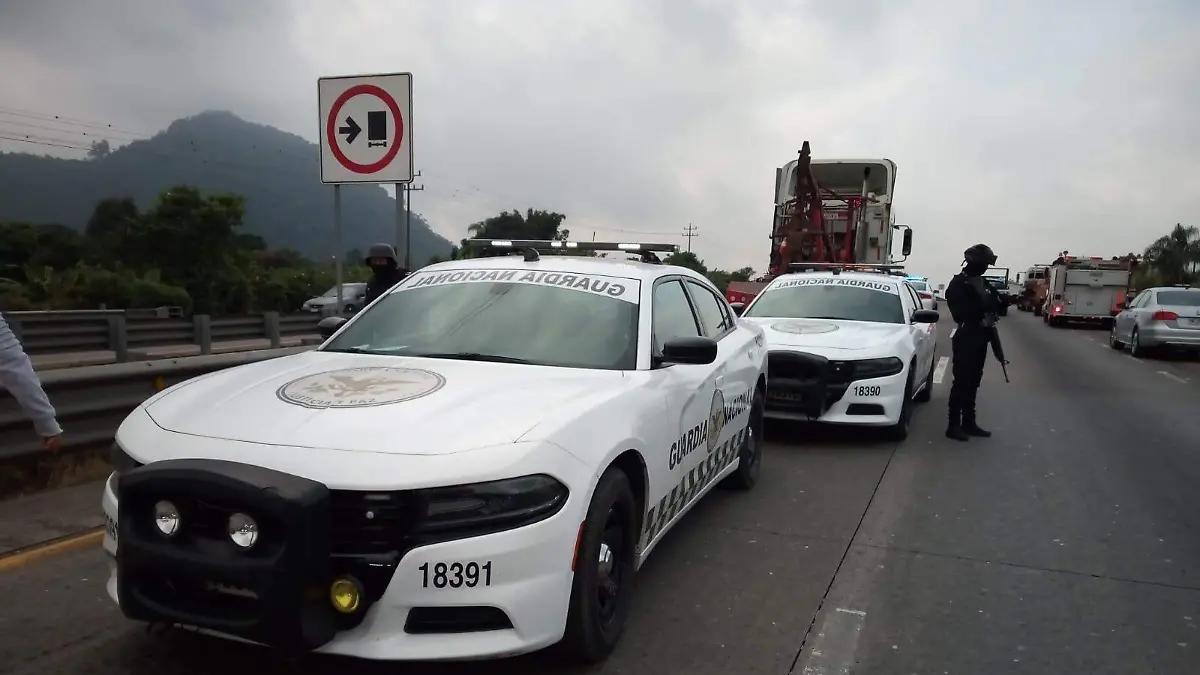 Balacera por intento de asalto deja 2 muertos y un herido, en la autopista Puebla