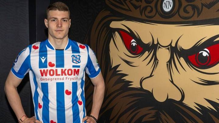 La UD Las Palmas cierra la cesión del pistolero Milos Lukovic, el décimo fichaje de la regeneración