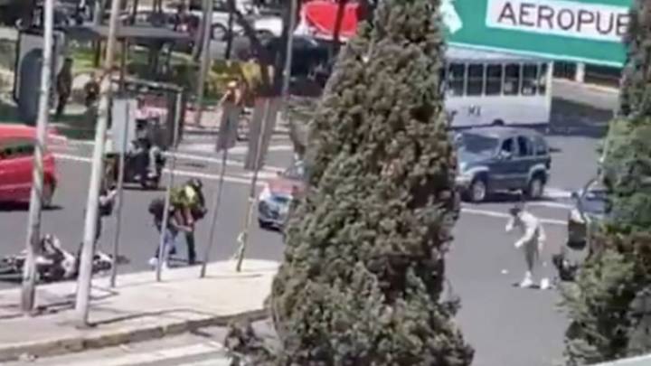 Difunden nuevo video de pelea en la que policía mató a motociclista (Video)