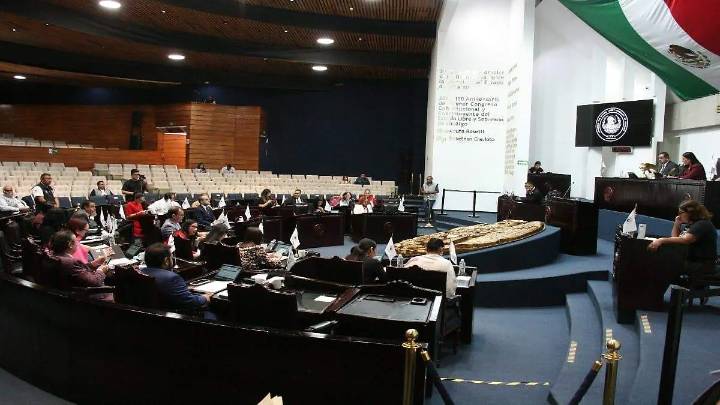 Congreso de Hidalgo: Trabajo legislativo en comisiones, en promedio 4 reuniones en 11 meses