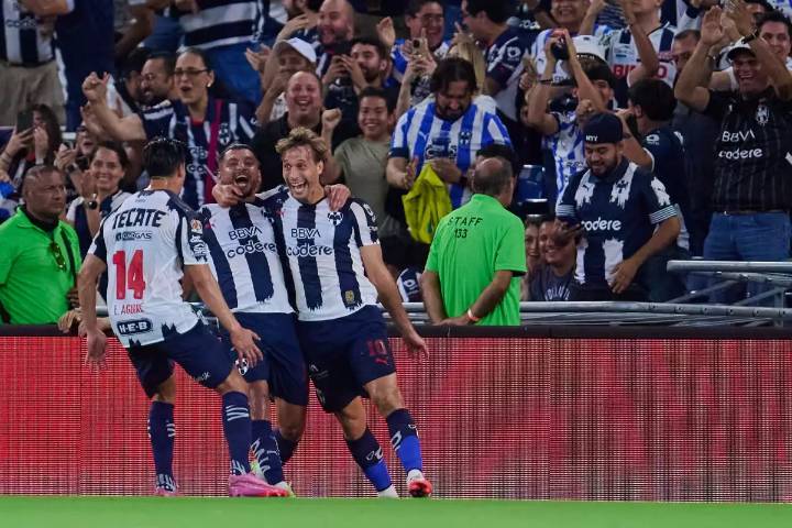 ¡Magia pura! Sergio Canales marca golazo olímpico en el BBVA