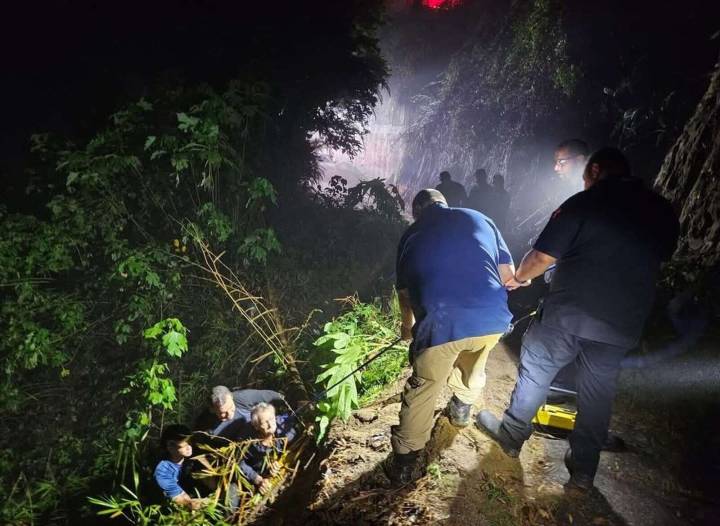 Octogenario es rescatado tras caer por un barranco en Utuado – NotiCel 
